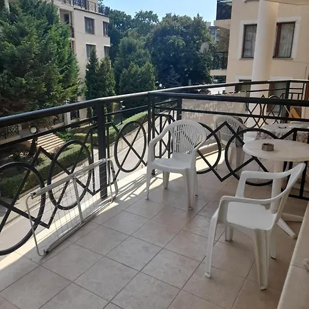 иглика Appartement *