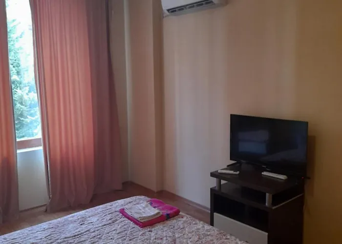 иглика Golden Sands